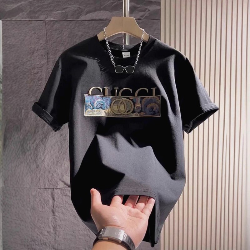 Gucci Black T-Shirt Review: We Bench-Logged a $7.31 Cotton Crewneck Like It Was a Pendant